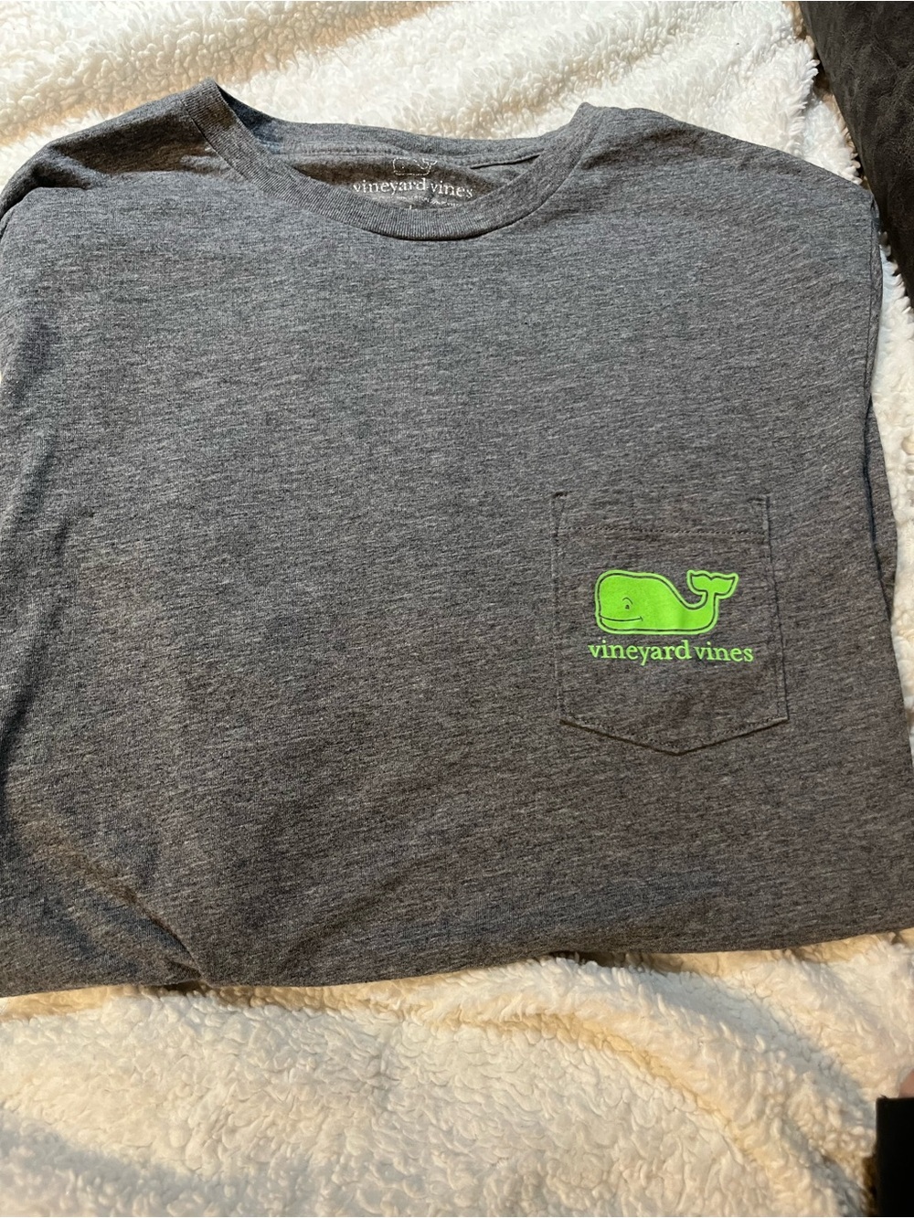 Vineyard Vines Heather Gray Short-Sleeve Pocket Tee with Neon Green Whale